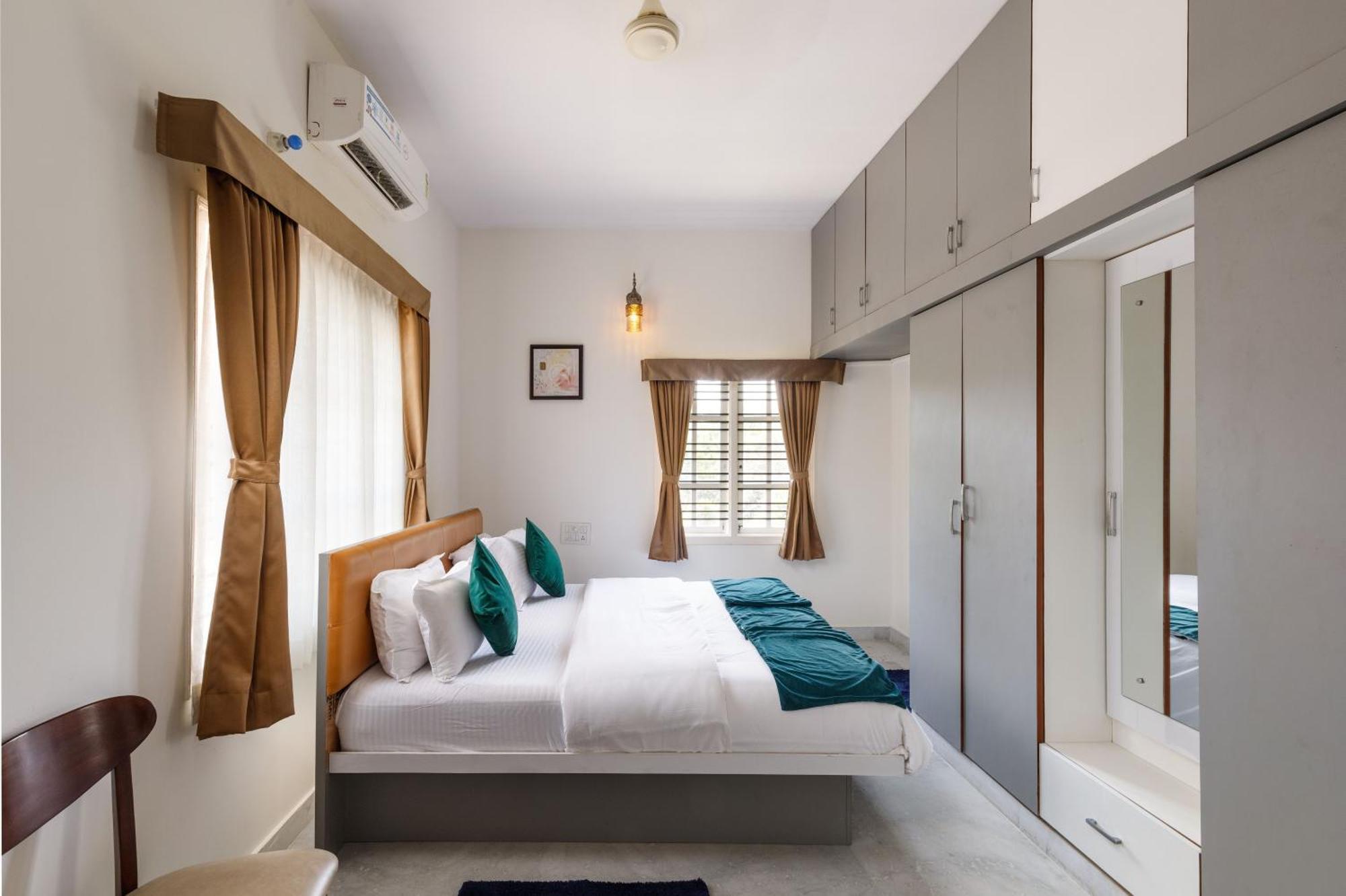 Mistyblue Suites Bangalore Bagian luar foto